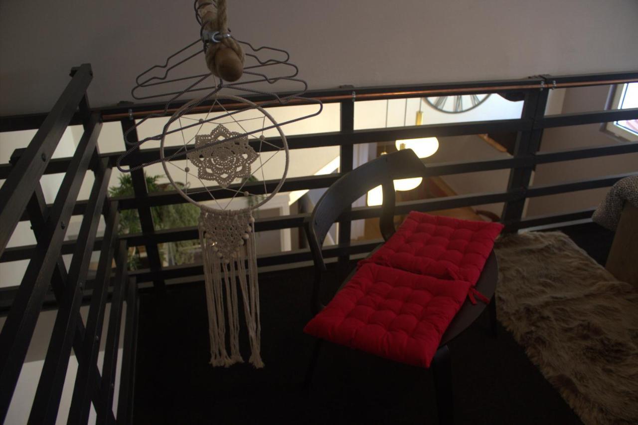 A La Tete De Cheval Appartement Épernay Buitenkant foto