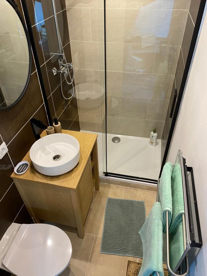 A La Tete De Cheval Appartement Épernay Buitenkant foto