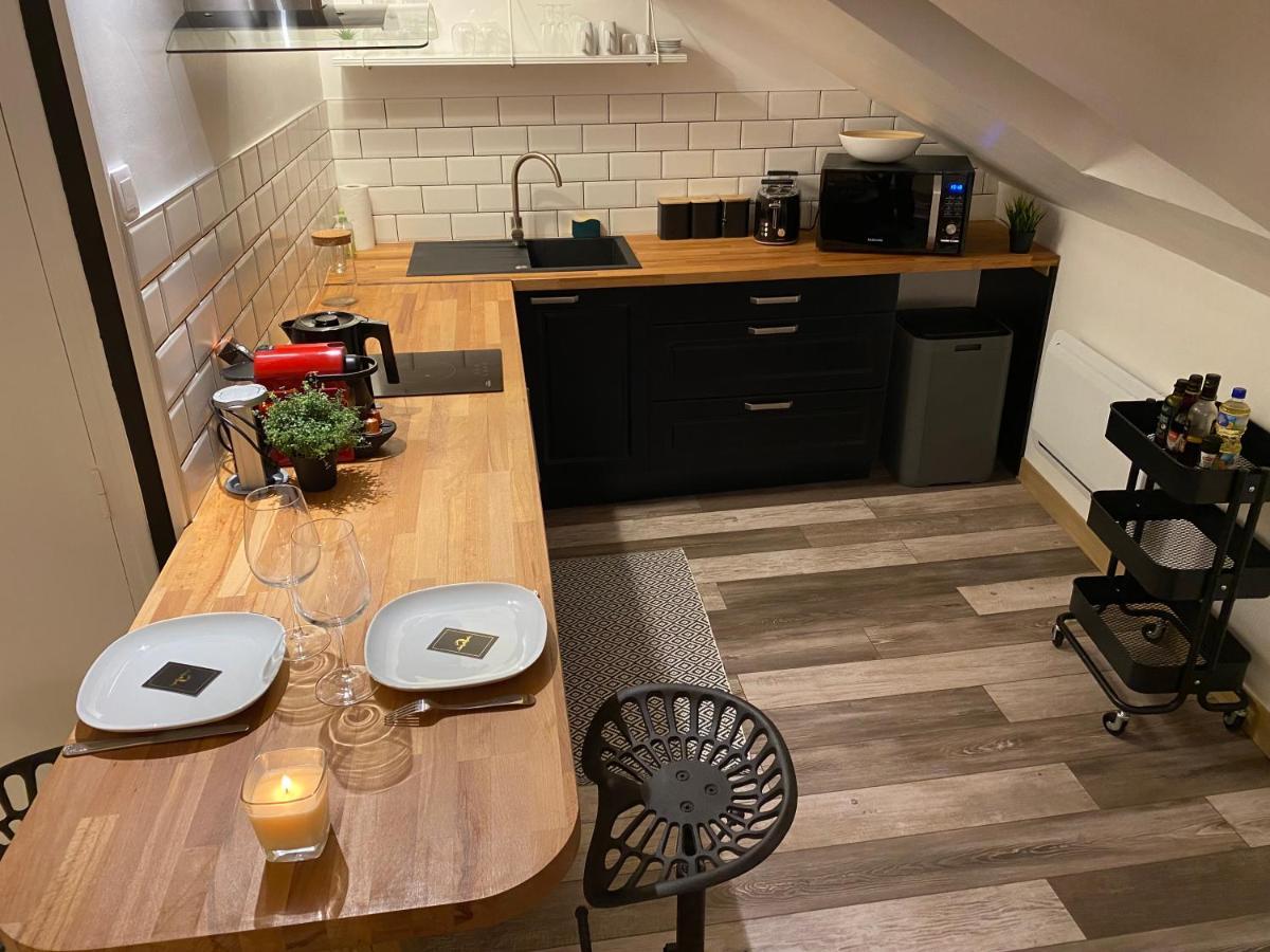 A La Tete De Cheval Appartement Épernay Buitenkant foto