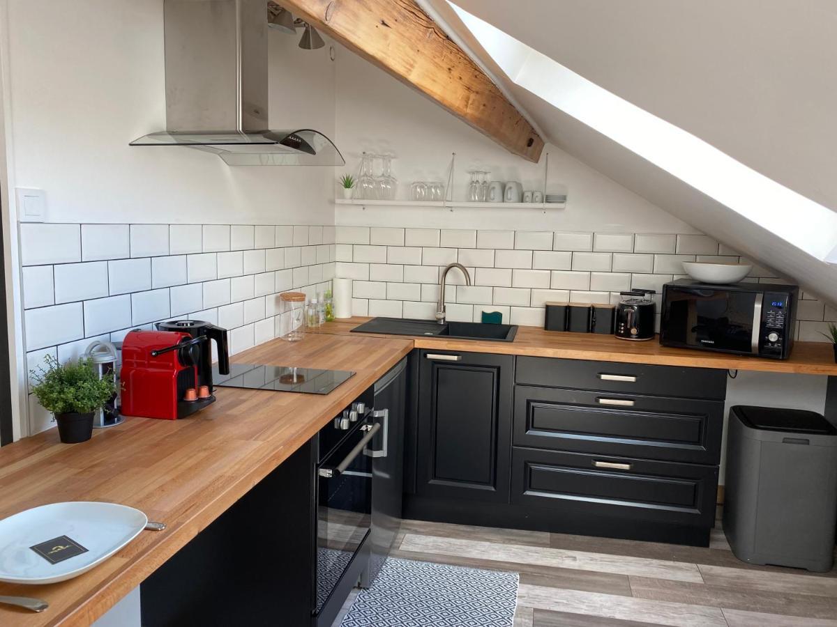 A La Tete De Cheval Appartement Épernay Buitenkant foto